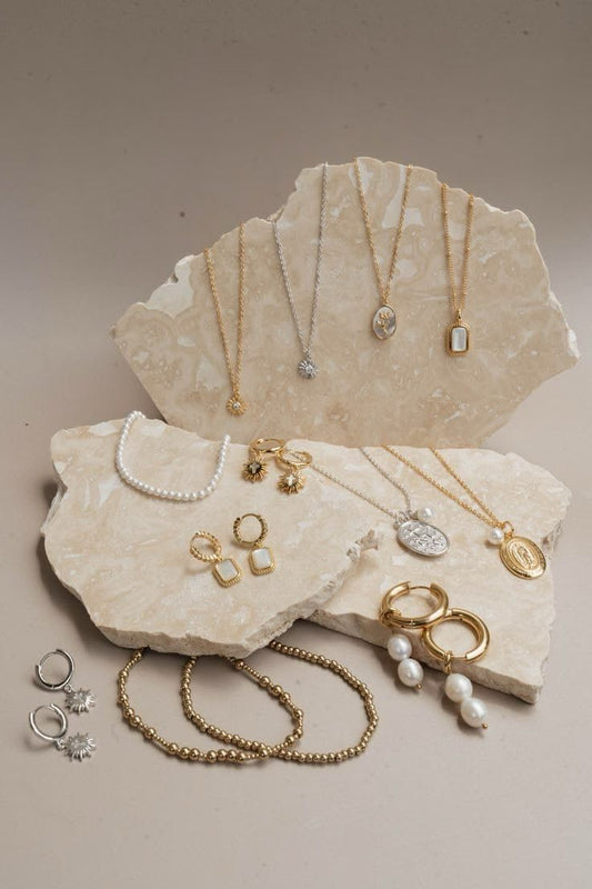 Gold vs Silver Jewellery: Which One Is Right for You?